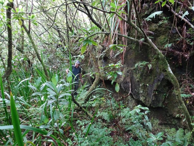 Une zone d'effondrements à quitter par la gauche après une cinquantaine de mètres