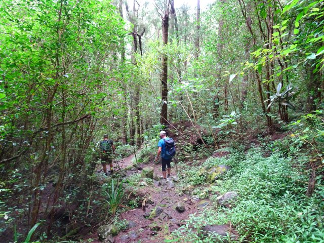 Beaucoup de cailloux dans cette descente qui semble interminable
