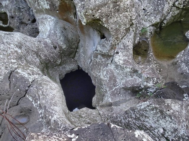 Attention au trou donnant directement sur le bassin souterrain