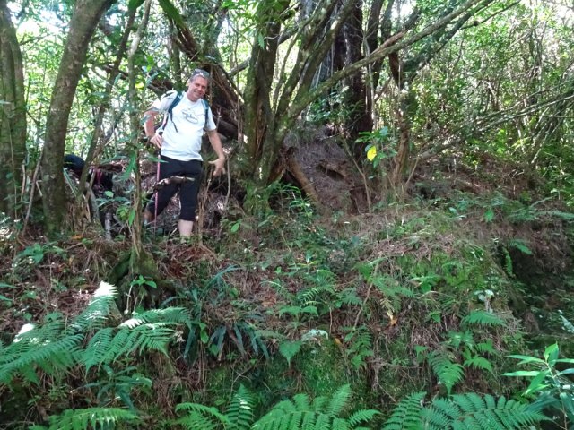 Il se finit aux abords du rempart de la Ravine Sèche