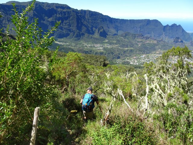 La descente peut reprendre par le même sentier