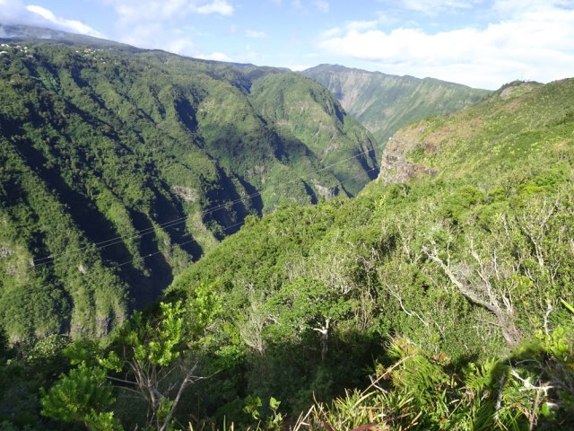 Superbe vue sur la vallée de la Rivière Saint-Denis à l'approche de la zone du Colorado