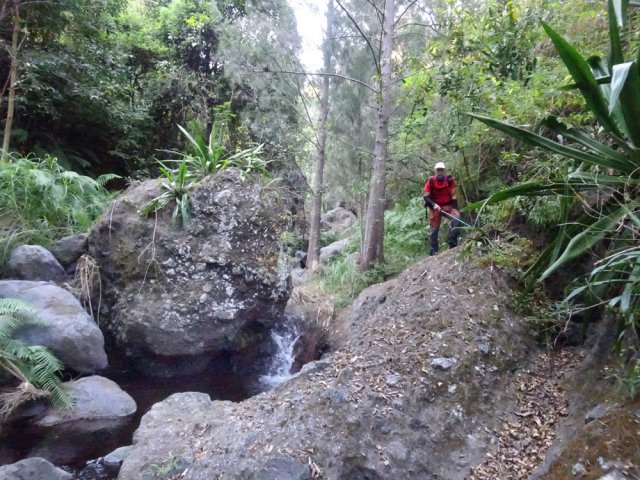 On retrouve des barreaux métalliques confirmant que l'on est sur le bon itinéraire