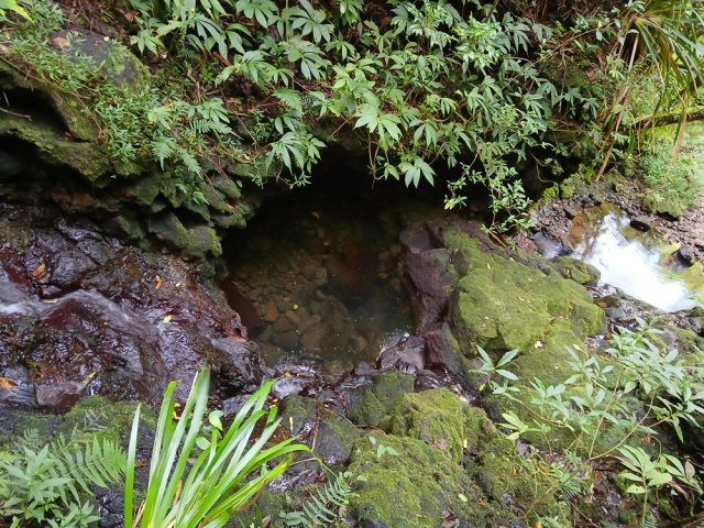 On peut longer au plus près cette succession de toboggans