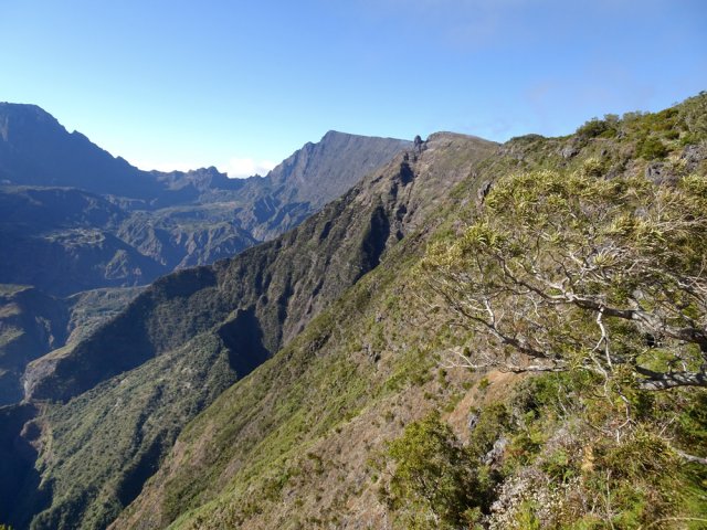 Points de vue grandioses vers le sud depuis le Piton des Orangers