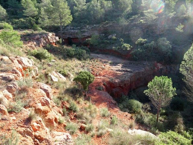 La petite gorge rouge du Ruisseau de Romanissa