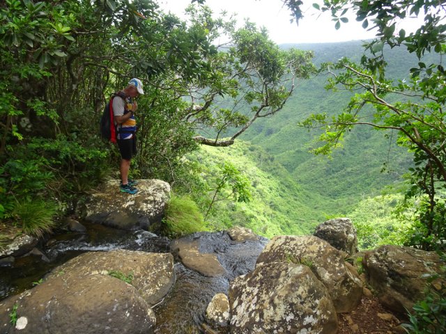 On distingue très bien la vallée menant au centre d'information