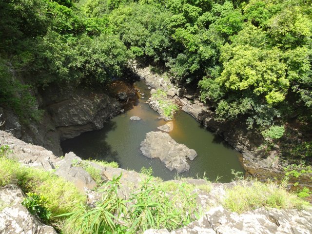 Le bassin en-dessous du barrage