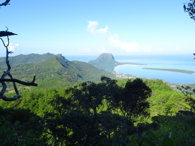 Nouveaux points de vue sur le Morne Braban et le Piton du Fouge