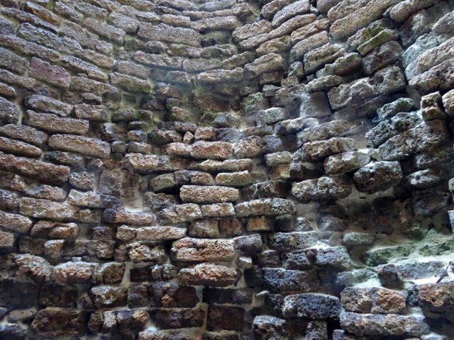 L'édifice est encore solide malgré les apparences