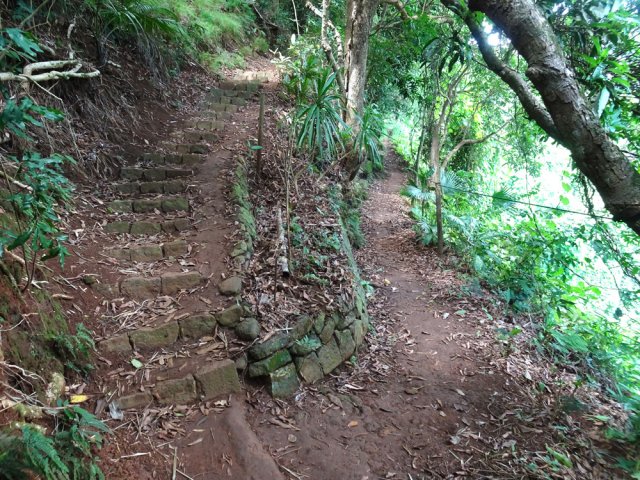 Sentier privé très bien entretenu