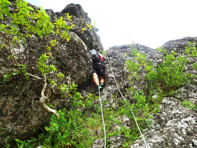 Une première corde est nécessaire pour atteindre le premier palier