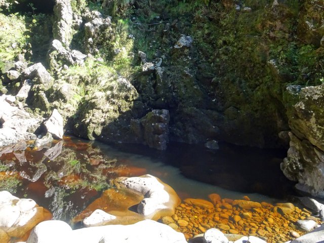 On parvient à un bassin presque à sec