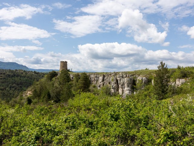 Contourner la falaise et reprendre le chemin vers les Labadous