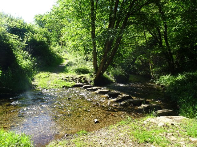 Le seul gué de la boucle pour traverser le Ruisseau de Sourette