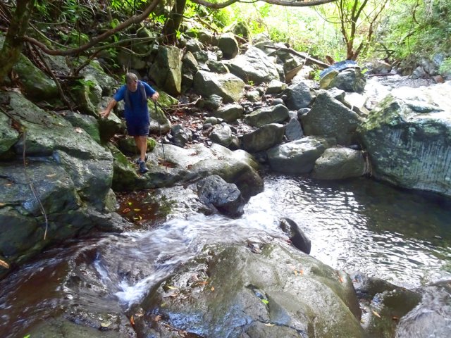 Il faut songer, à un moment, à mouiller les pieds