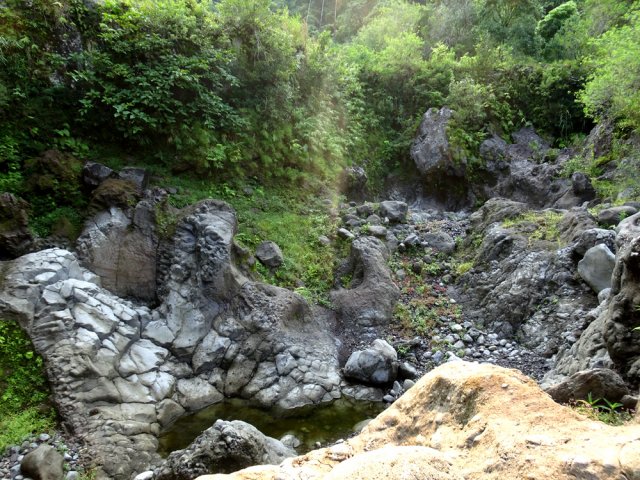 L'impressionnant bassin Bleu, large et profond