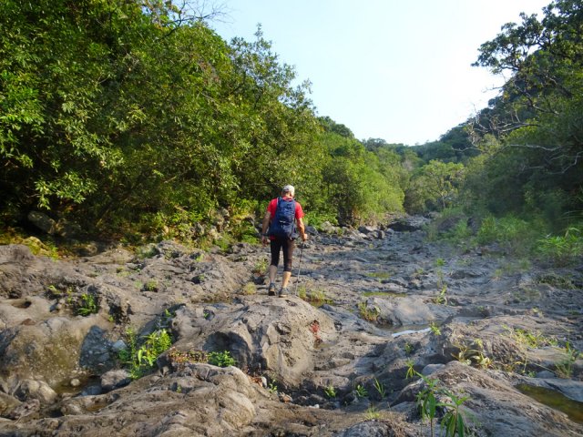 Poursuite de la remontée en direction du pont Babet