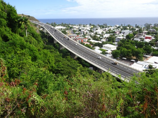 Point de vue sur la tranchée couverte avant d'entamer la montée
